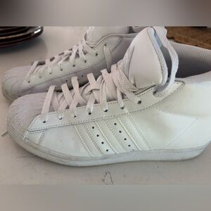 Adidas high top tennis shoes women’s size 8